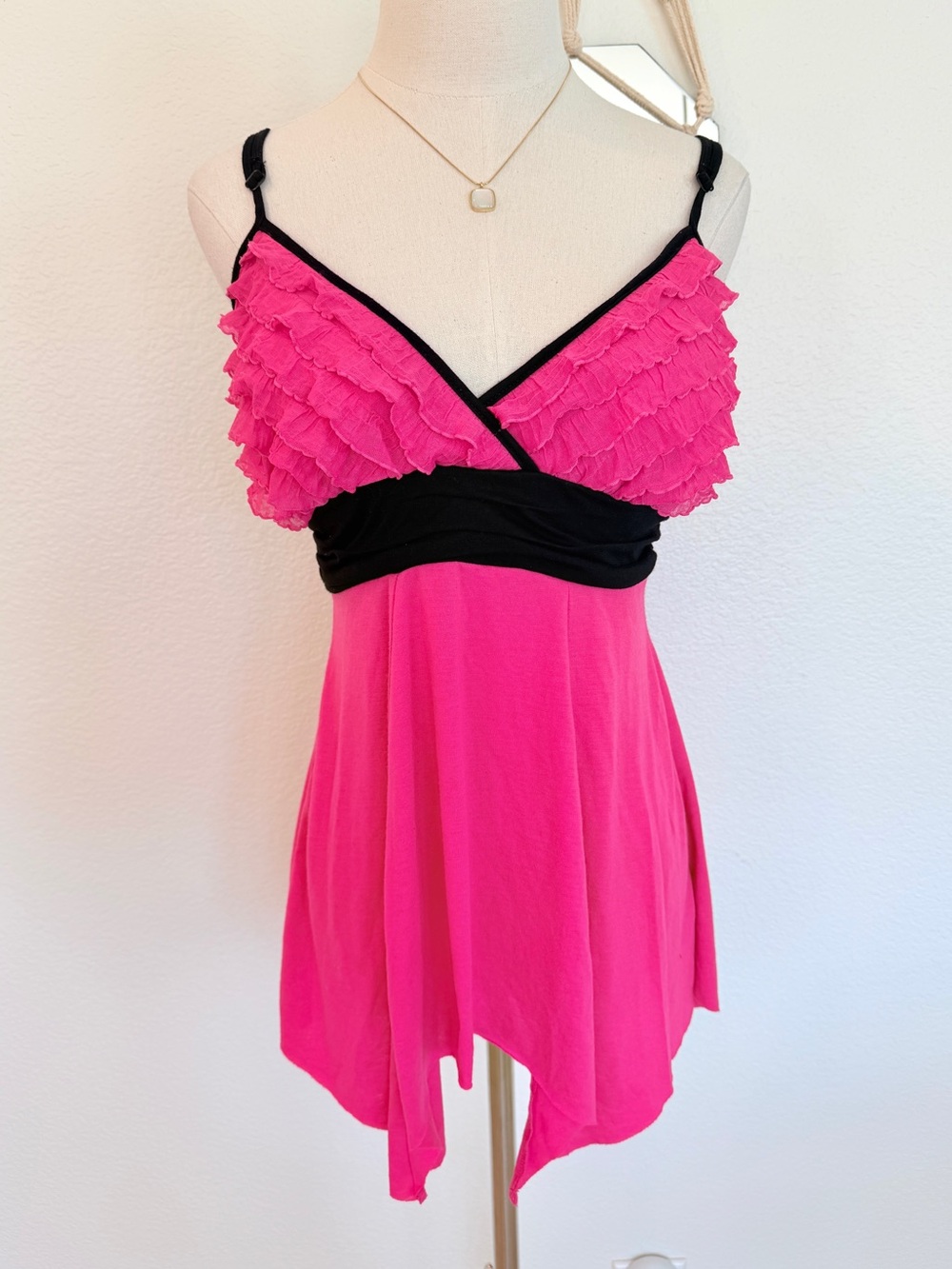 💗 ARDEN B Bright Pink Black Padded Ruffle Tie Bow Back Cami Top